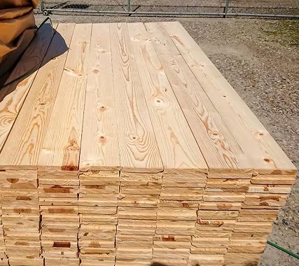 Premium Kiln-Dried Imported Pine Wood Timber in Greater Noida